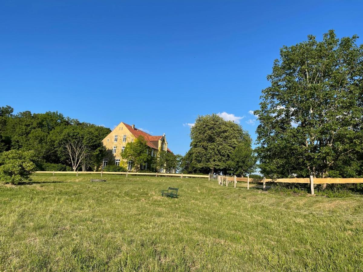Naturnahes, Neu Moebl.Apartment, Hundefreundlich Neu Gaarz Exterior foto